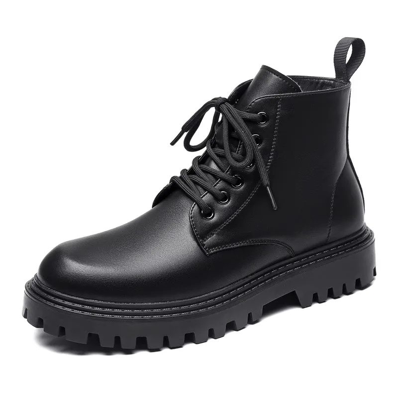 Chaussures masculines en cuir noir à semelle épaisse crantée