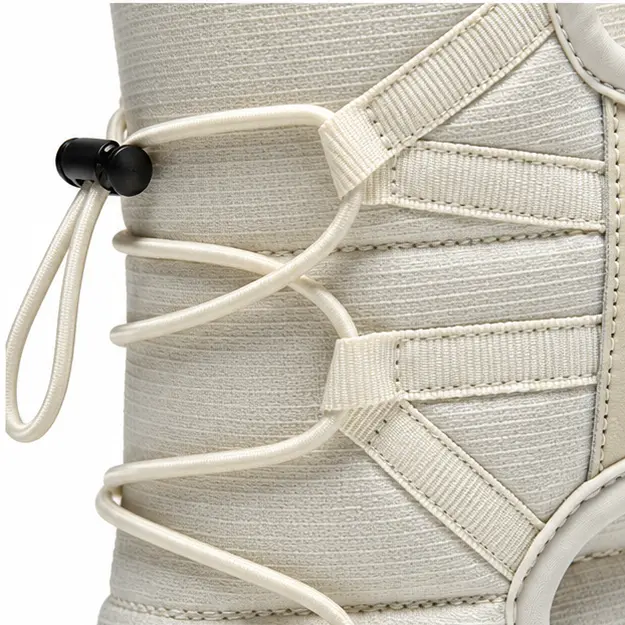 bottes homme beiges fourrees a lacets detail du lacage a bloqueur et du textile 45285