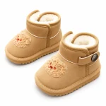 bottines bebe beige the au lait fourrees a motif lion sur fond blanc