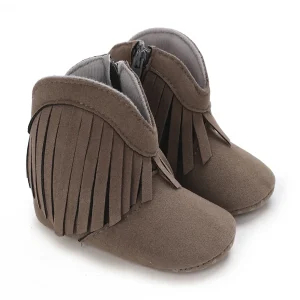 bottines bebe fille grises a franges sur fond blanc