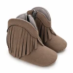 bottines bebe gris taupe a franges vue ensemble fond blanc