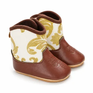 bottines-bebe-western-marron-et-creme-a-motifs-dores-vue-ensemble-fond-blanc