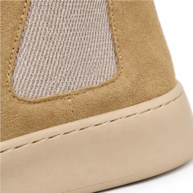 bottines chelsea homme beiges a semelle beige detail de lelastique et de la semelle beige 45333