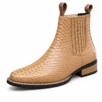 bottines chelsea homme beiges effet reptile vue de trois quarts sur fond blanc 45373