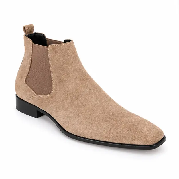 bottines chelsea homme beiges en suedine vue de trois quarts sur fond blanc 45390