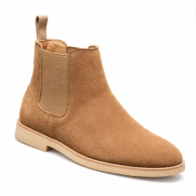 bottines chelsea homme camel a finition veloutee vue de trois quarts sur fond blanc 45395