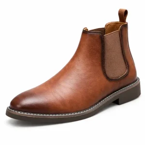 bottines chelsea homme marron a coutures contrastantes vue de trois quarts sur fond blanc 45319