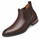 bottines chelsea homme marron a elastiques ton sur ton vue de trois quarts sur fond blanc 45336