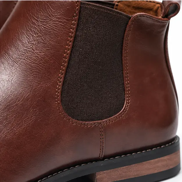 bottines chelsea homme marron a ligne lisse detail de lelastique et de la texture 45370