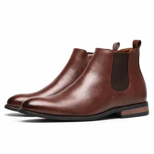 bottines chelsea homme marron a ligne lisse vue de trois quarts sur fond blanc 45370