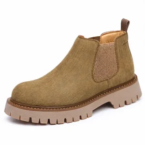 bottines chelsea homme marron a semelle epaisse vue de trois quarts sur fond blanc 45353