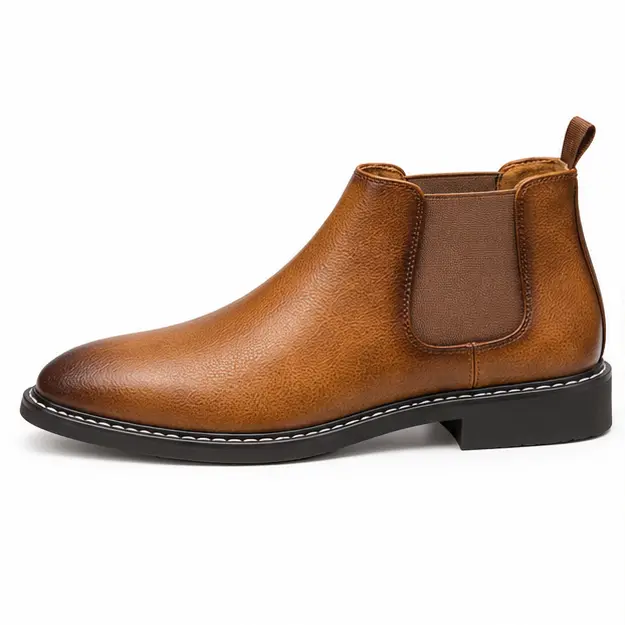 bottines chelsea homme marron a silhouette elancee vue de profil sur fond blanc 45379
