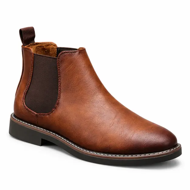 bottines chelsea homme marron a tige unie vue de trois quarts sur fond blanc 45341