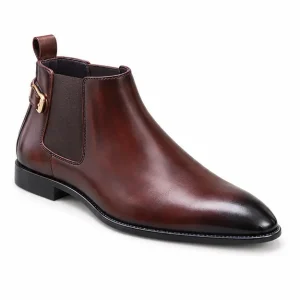 bottines chelsea homme marron au style vintage vue de trois quarts sur fond blanc 45399