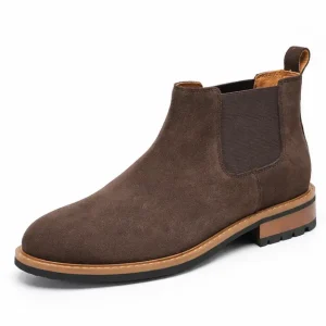 bottines chelsea homme marron cafe a enfiler vue de trois quarts sur fond blanc 45396
