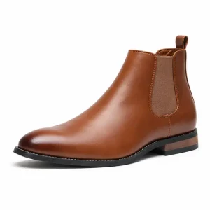 bottines chelsea homme marron clair a ligne lisse vue de trois quarts sur fond blanc 45371