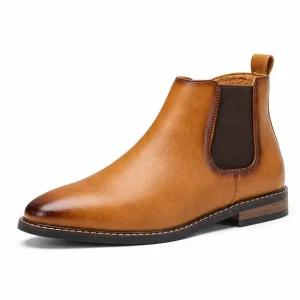 bottines chelsea homme marron clair a tige lisse vue de trois quarts sur fond blanc 45385