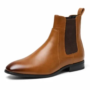 bottines chelsea homme marron cognac en similicuir vue de trois quarts sur fond blanc 45358
