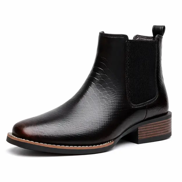 bottines chelsea homme marron tres fonce a texture ecaille vue de trois quarts sur fond blanc 45415