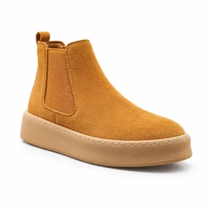bottines chelsea homme orange a semelle beige vue de trois quarts sur fond blanc 45331