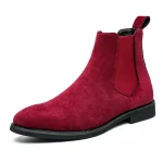 bottines chelsea homme rouges a finition mate vue de trois quarts sur fond blanc 45398