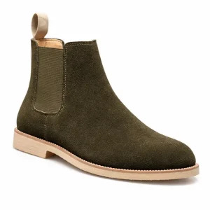 bottines chelsea homme vertes a finition veloutee vue de trois quarts sur fond blanc 45394
