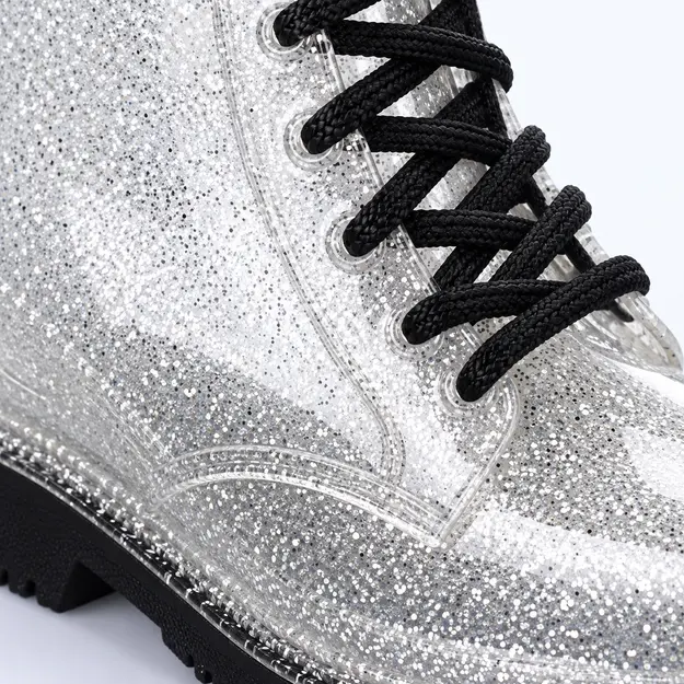 bottines de pluie femme blanches pailletees fantaisie detail des paillettes argentees et des lacets noirs 45176