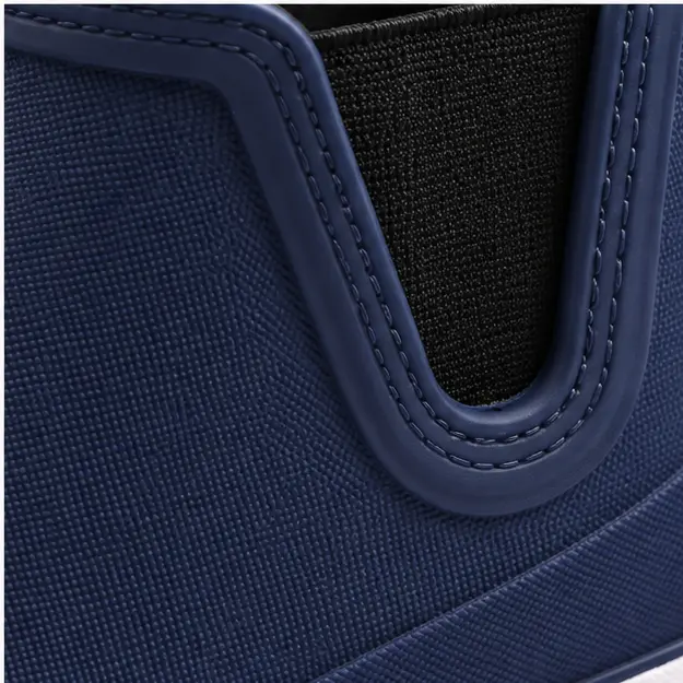 bottines de pluie femme bleu fonce fourrees detail de lelastique et de la texture 45180