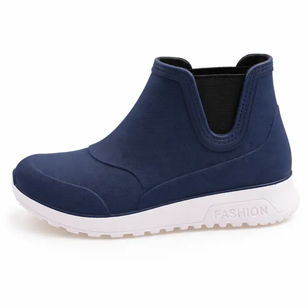 bottines de pluie femme bleu fonce fourrees vue de profil sur fond blanc 45180