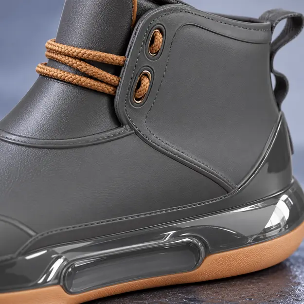 bottines de pluie femme grises style sport detail des illets et de la semelle sculptee 45170