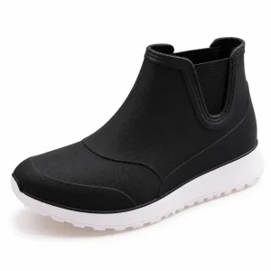 bottines de pluie femme noires et blanches fourrees vue de trois quarts sur fond blanc 45178