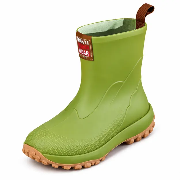 bottines de pluie femme vertes a semelle epaisse vue de trois quarts sur fond blanc 45183