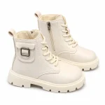 bottines enfant beiges non fourrees a boucle rectangulaire et zip sur fond blanc