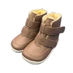 bottines enfant cafe clair fourrees a double scratch sur fond blanc