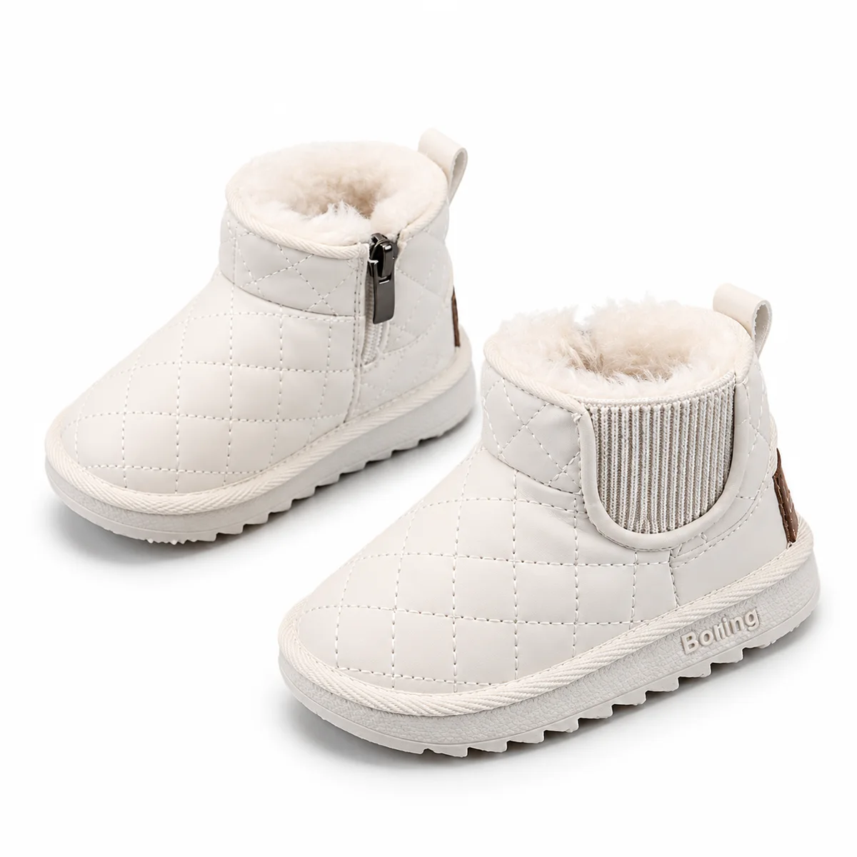 bottines enfant ivoire fourrees a zip et revers sur fond blanc