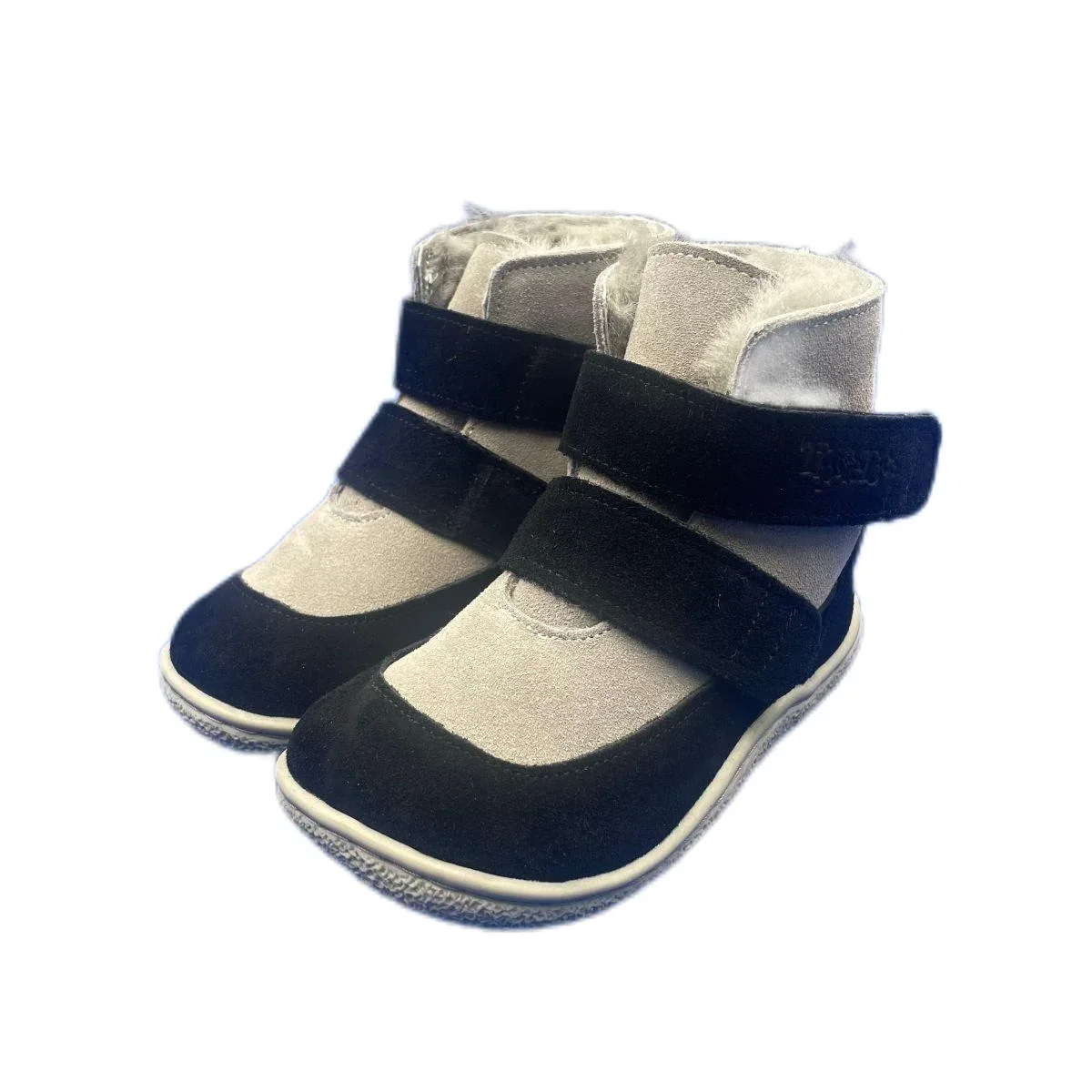 bottines enfant noires et grises fourrees a scratch sur fond blanc