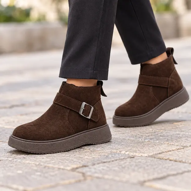 Chaussures femme hiver avec boucle et doublure fourrée café