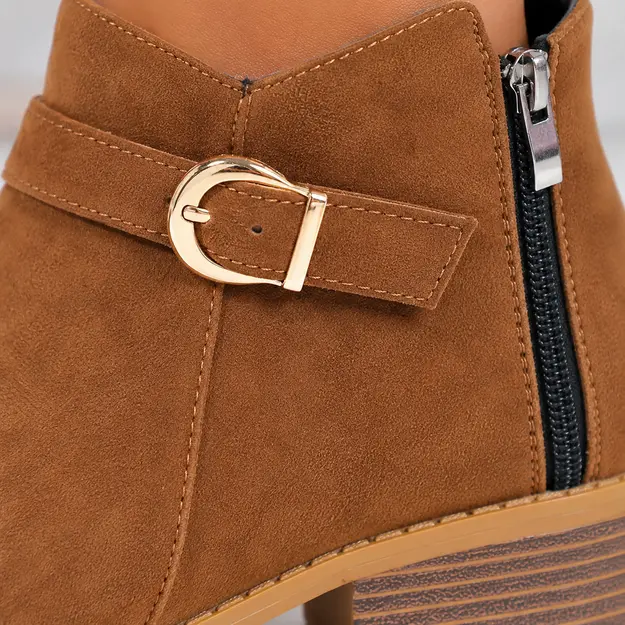 bottines femme camel a boucle et zip detail de la boucle doree et du zip 45154
