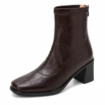 bottines femme marron a talon et bout effile vue de trois quarts sur fond blanc 45249
