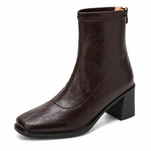 bottines femme marron a talon et bout effile vue de trois quarts sur fond blanc 45249