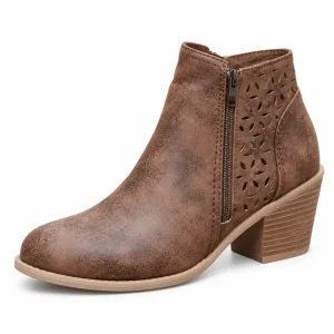 bottines femme marron ajourees a talon vue de trois quarts sur fond blanc 45216