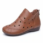 bottines femme marron ajourees plates vue de trois quarts sur fond blanc 45246