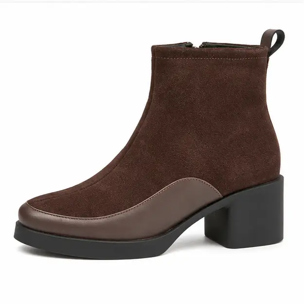 bottines femme marron fourrees a talon carre et zip vue de profil sur fond blanc 45248