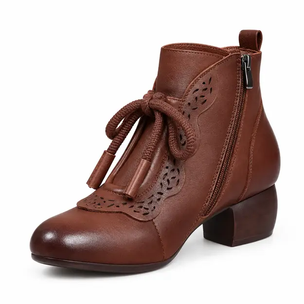 bottines femme marron fourrees a zip et talon carre vue de trois quarts sur fond blanc 45213