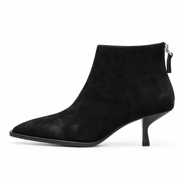bottines femme noires a petit talon fin vue de profil sur fond blanc 45152