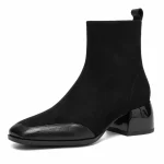 bottines femme noires fourrees a bout contrastant vue de trois quarts sur fond blanc 45128