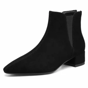 bottines femme noires fourrees a bout effile vue de trois quarts sur fond blanc 45137