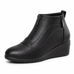 bottines femme noires fourrees a talon compense vue de trois quarts sur fond blanc 45236