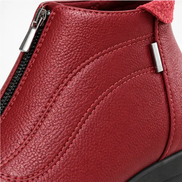 bottines femme rouges a talon compense detail du zip et des coutures 45238