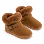bottines fille marron fourrees a revers sur fond blanc